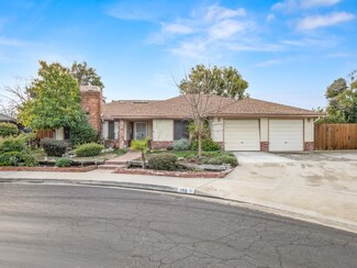 1768 Ash Ave, Clovis, CA 93611