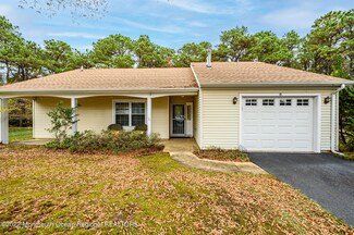 8 Abbey Ct, Forked River, NJ 08731