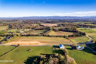 359 Meadow Rd W, Greenback, TN 37742