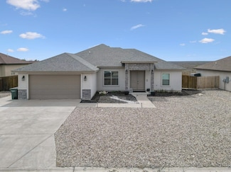104 Sitting Bull Ln, Del Rio, TX 78840