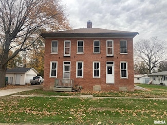 185 E Maple St, Roseville, IL 61473