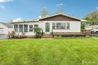 192 Lakeview Ave, Piscataway, NJ 08854