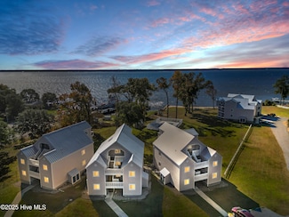 89 Country Club Dr Unit B2, Arapahoe, NC 28510