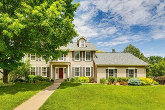1271 Woodcrest Ave, Saint Paul, MN 55126