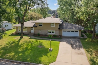 958 Woodlynn Ave, Saint Paul, MN 55113