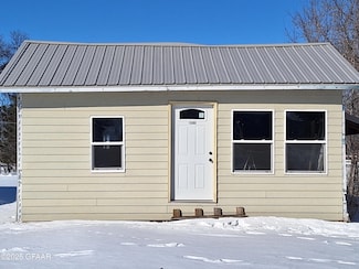 1203 Mountain Ave, Walhalla, ND 58282