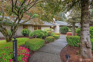 11207 Lake Steilacoom Dr SW, Lakewood, WA 98498