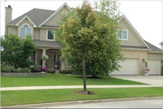 2255 Sutton Dr, South Elgin, IL 60177