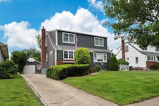 816 Strang Dr, Wantagh, NY 11793
