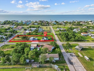 246 18th St, Dickinson, TX 77539