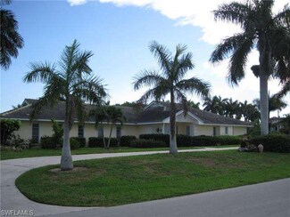 2560 Tarpon Rd, Naples, FL 34102