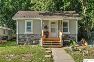 3805 Binney St, Omaha, NE 68111