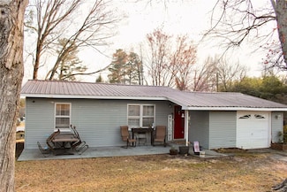 203 Adams St, Westminster, SC 29693