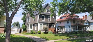 820 22nd St, Rock Island, IL 61201