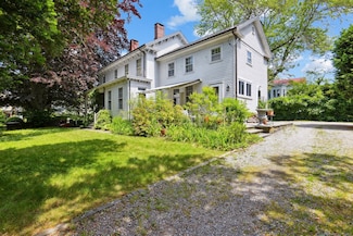 2 Summit St, Stonington, CT 06378