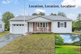 3 Shaw Ct, Toms River, NJ 08757