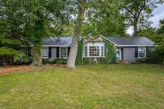 304 Dawn St, Signal Mountain, TN 37377