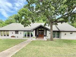 1729 Wingedfoot Dr, Ada, OK 74820