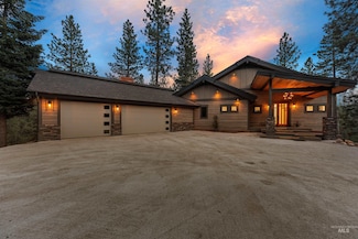 17 Madelyn Ct, Garden Valley, ID 83622