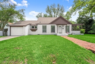 900 N Jones St, Baytown, TX 77520