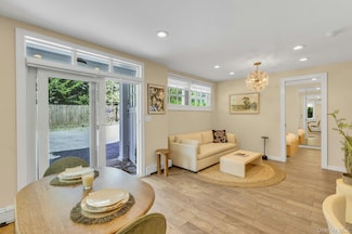 14 Crossman Place, Huntington, NY 11743