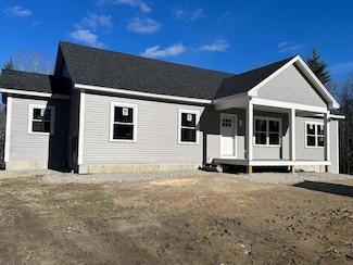 8 Hummingbird Ln, Sanford, ME 04073