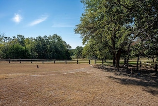 12333 E Tecumseh Rd, Norman, OK 73026