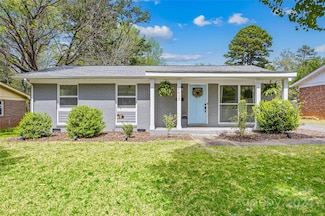 4615 Kavanaugh Dr, Charlotte, NC 28205