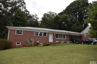 512 5th St SW, Hickory, NC 28602
