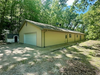 2369 Saint Charles Rd, Winterset, IA 50273