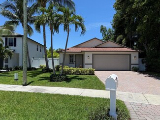 422 Lucky Ln, Delray Beach, FL 33444