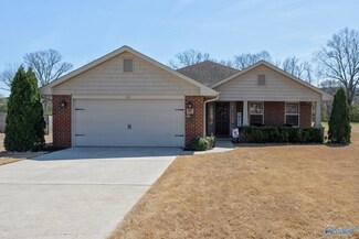 121 Denton Dr, Huntsville, AL 35811