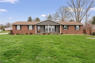 3232 Lake Center St NW, Uniontown, OH 44685