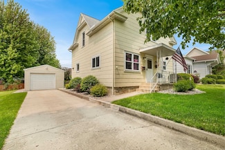323 Cleveland St, Brillion, WI 54110