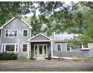 66 Hunnewell St, Needham Heights, MA 02494