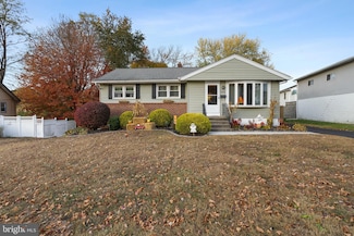 3703 John Dr, Brookhaven, PA 19015