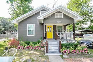 1607 Sylvester Rd, Houston, TX 77009