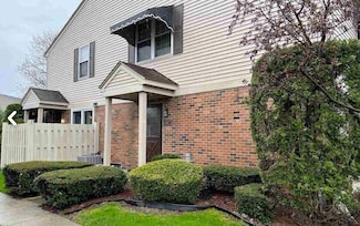 15877 Cambridge Dr Unit 4, Clinton Township, MI 48038
