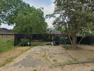 2222 Macarthur St, Houston, TX 77030