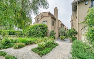 823 S Bundy Dr Unit 110, Los Angeles, CA 90049