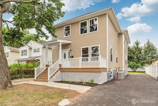 33 Florence St, Edison, NJ 08817