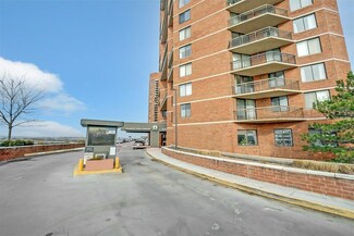 210 Harmon Cove Tower Unit 210, Secaucus, NJ 07094
