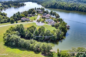 120 Red Robin Ln, Vonore, TN 37885