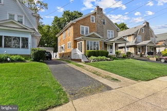 656 Georges Ln, Ardmore, PA 19003