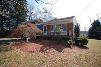 53 Summit Ave, Gillette, NJ 07933