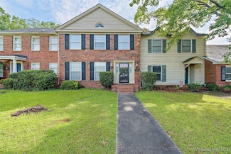 176 Fairway Woods Dr, Ozark, AL 36360