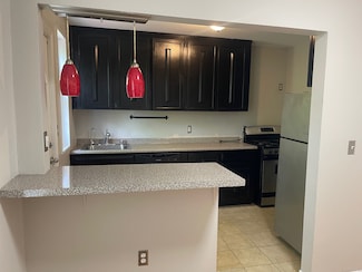 67 Mencel Cir Unit D, Bridgeport, CT 06610