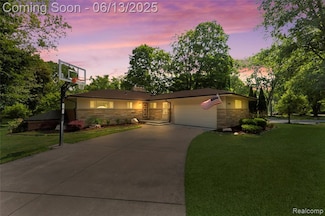 31560 Rocky Crest St, Farmington Hills, MI 48336