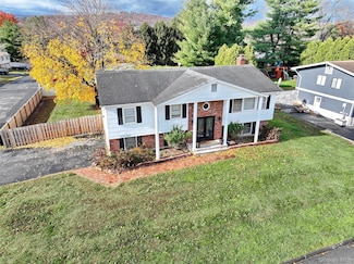 15 Stubbe Dr, Stony Point, NY 10980