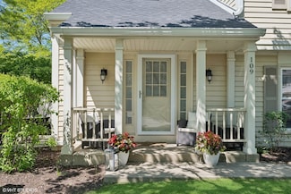 109 College Crossing, Rolling Meadows, IL 60008